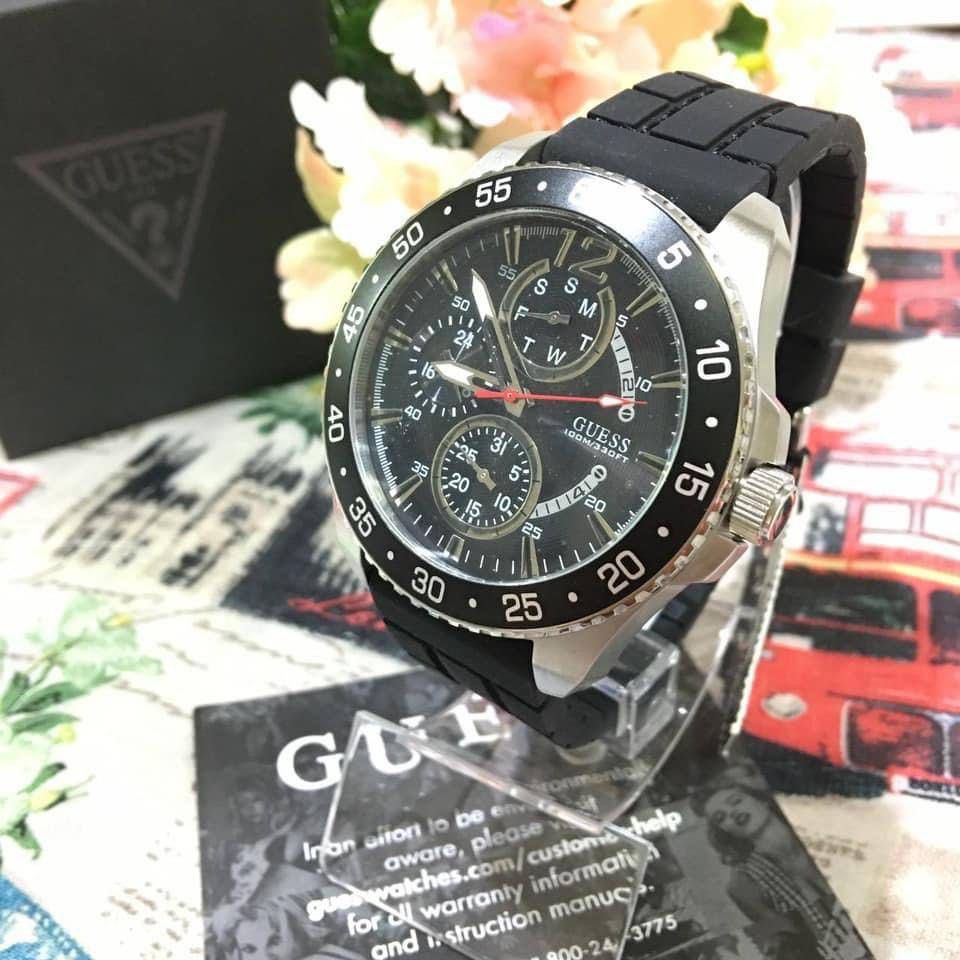 RESTOCK ORIGINAL GUESS JET BLACK DIAL SILVER CASE BLACK RUBBER MENS WATCH W0798G1