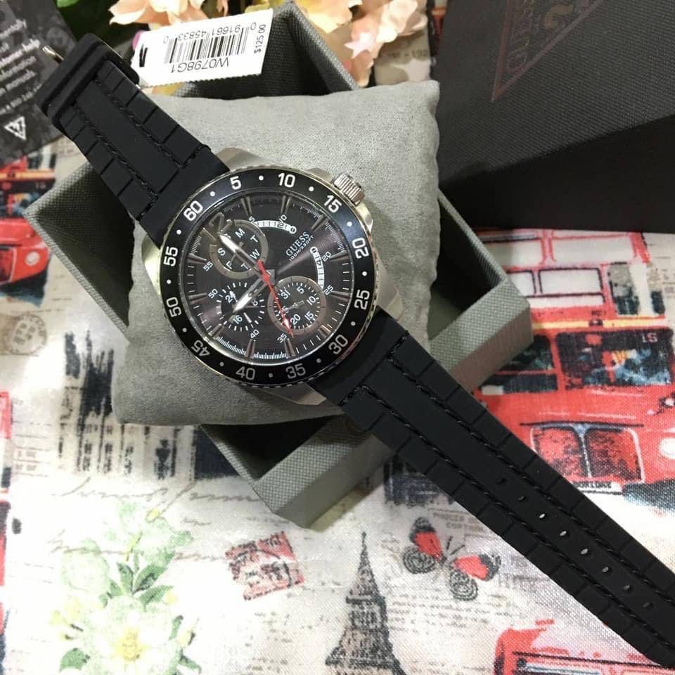 RESTOCK ORIGINAL GUESS JET BLACK DIAL SILVER CASE BLACK RUBBER MENS WATCH W0798G1