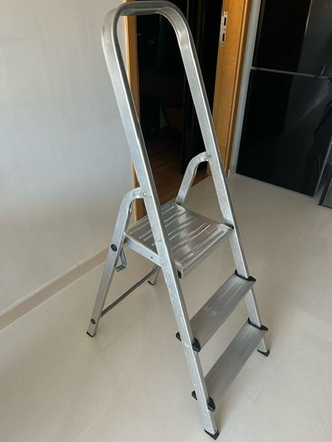 Step ladder