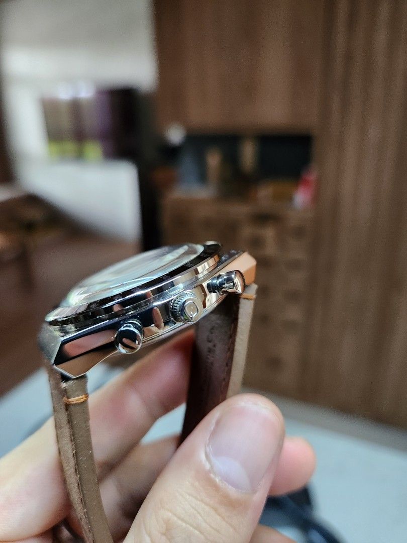 Timex Q Chronograph (Category: Watches) located in Singapore. Submitted by ravee (Listing ID 1302922844, Image 3). Description: Only used it once or twice. As good as new. Due to wearing, there is some normal stress marks on the leather strap. Otherwise all is good..