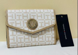 TOMMY HILFIGER TAN BROWN / WHITE MEDIUM FRENCH TRIFOLD CLUTCH WALLET $58 SALE