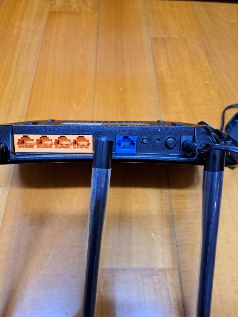 TP-LINK Router （分類：Wifi及上網相關產品）位於 Hong Kong。 由 kosina 提交（商品編號 1303002013，圖片 2）。簡介： 如圖。