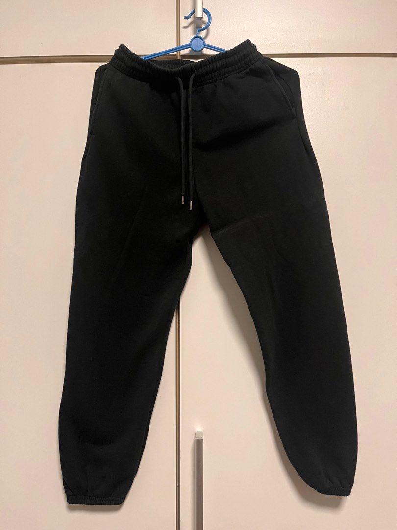 uniqlo black sweatpants