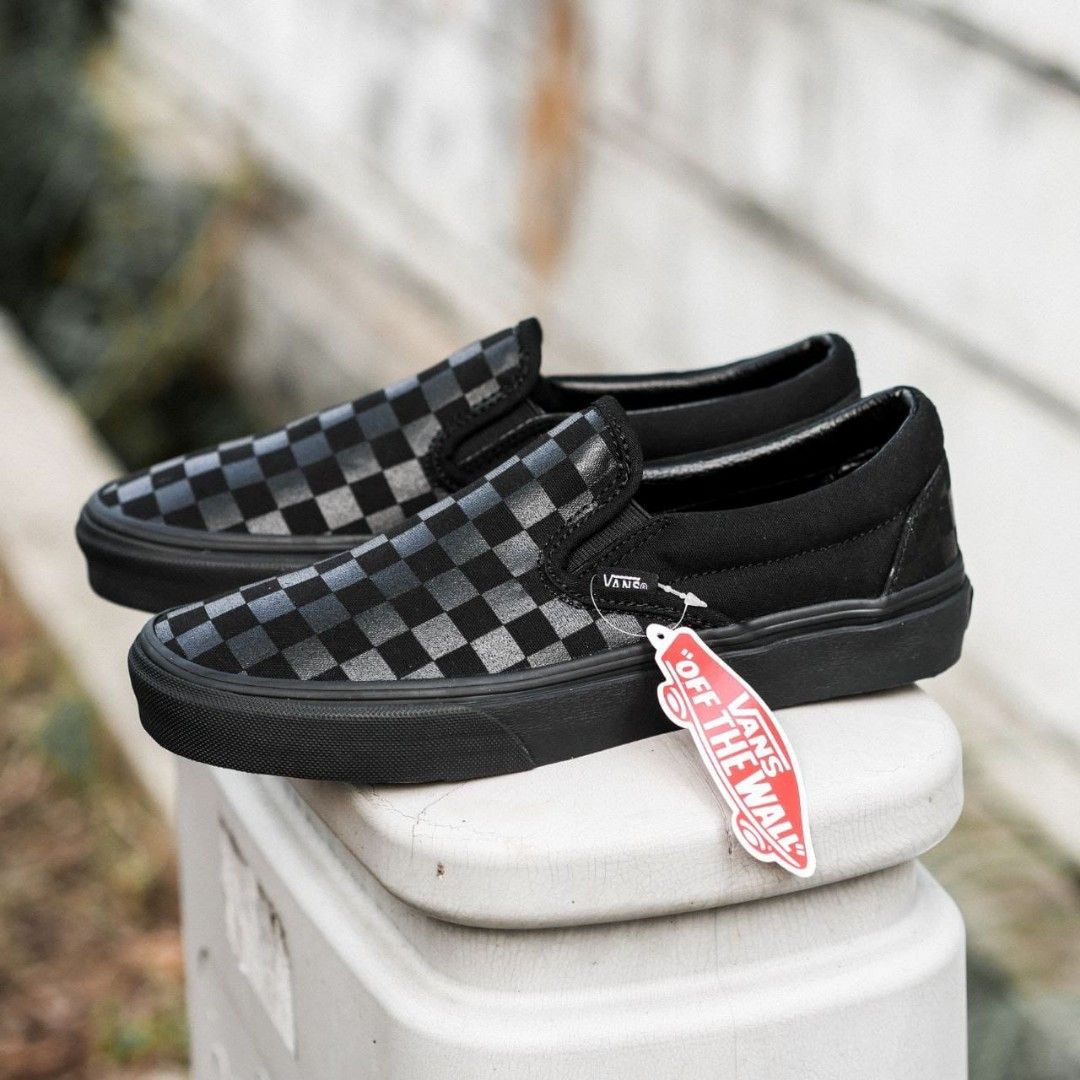 Vans slip on black mono 2025