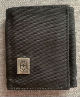 Victorinox trifold wallet