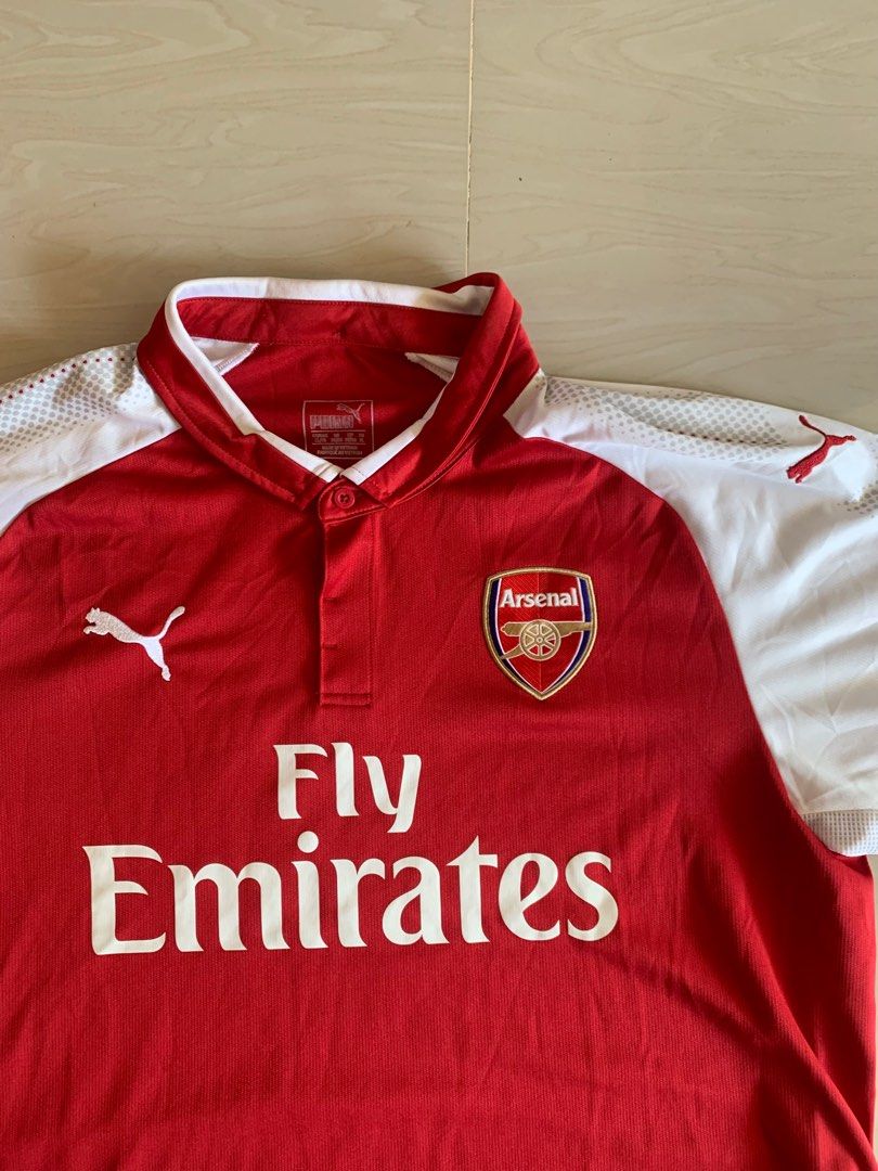 Vintage Fly Emirates Soccer Jersey (Category: Tshirts & Polo Shirts ) located in Burgos, Ilocos Norte. Submitted by copthrift (Listing ID 1302964073, Image 2). Description: .