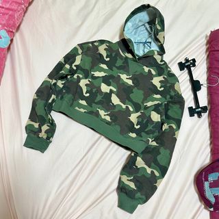 (Category: ) located in . Submitted by tingeoflove (Listing ID 1303152858, Image 1). Description: .