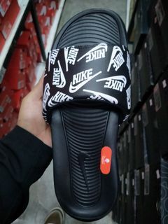 900 ONLY NIKE VICTORY SLIDES