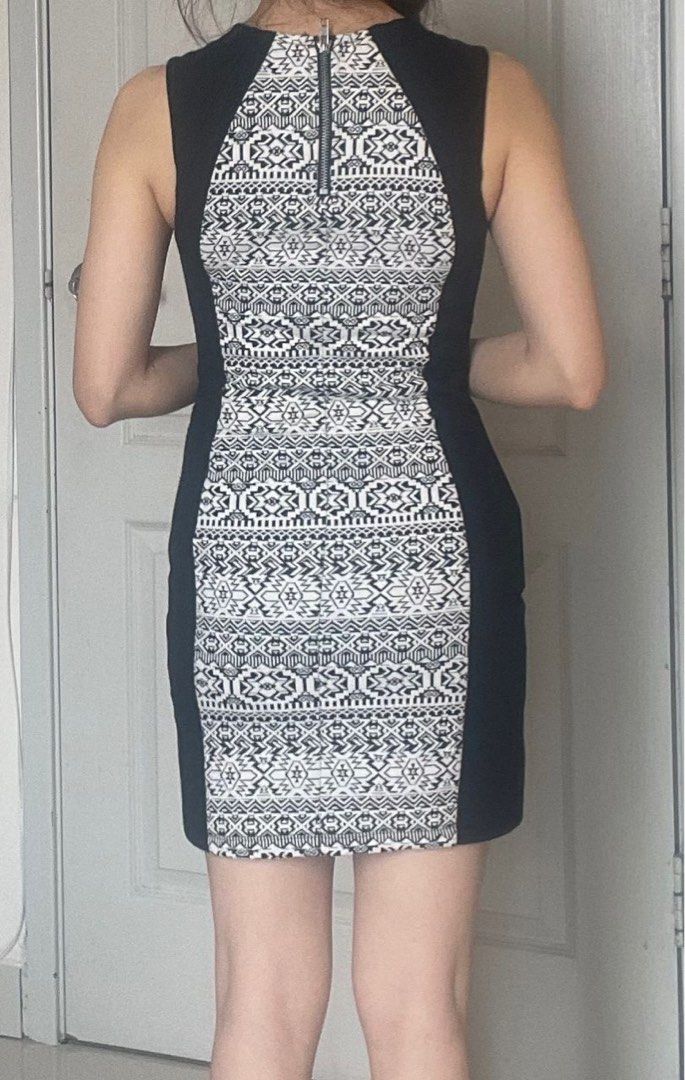 H&M Divided Aztec Geometric Black and White Bodycon Dress, Women's Fashion, Dresses & Sets, Dresses on Carousell H&M Divided Aztec Geometric Black and White Bodycon Dress, Women's Fashion, Dresses & Sets, Dresses on Carousell
