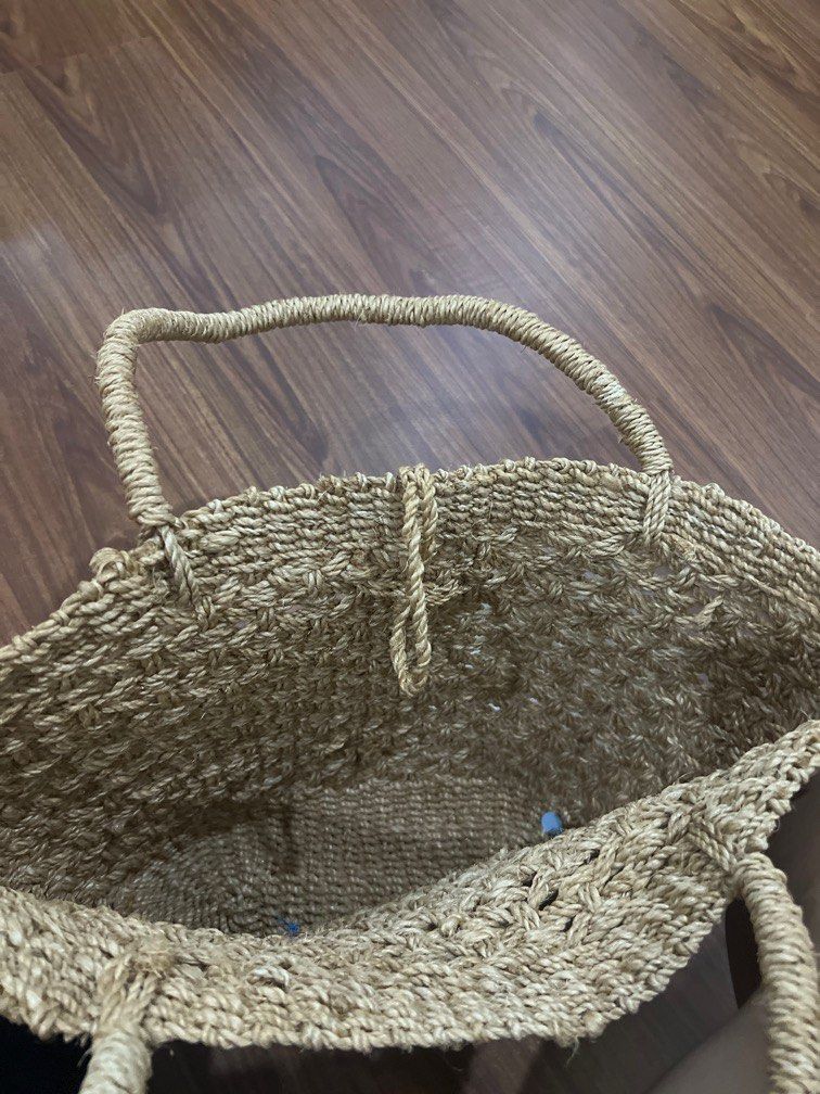 Abaca bag (Category: Beach Bags) located in Muntinlupa City. Submitted by _preloveditems99 (Listing ID 1303191635, Image 2). Description: .