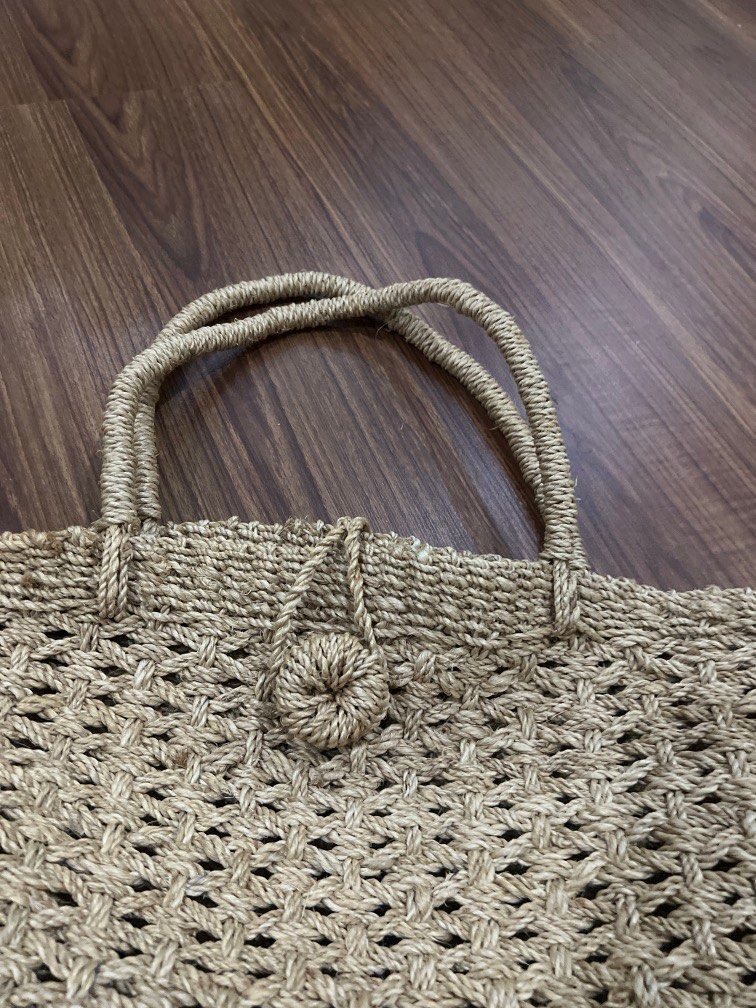 Abaca bag (Category: Beach Bags) located in Muntinlupa City. Submitted by _preloveditems99 (Listing ID 1303191635, Image 3). Description: .