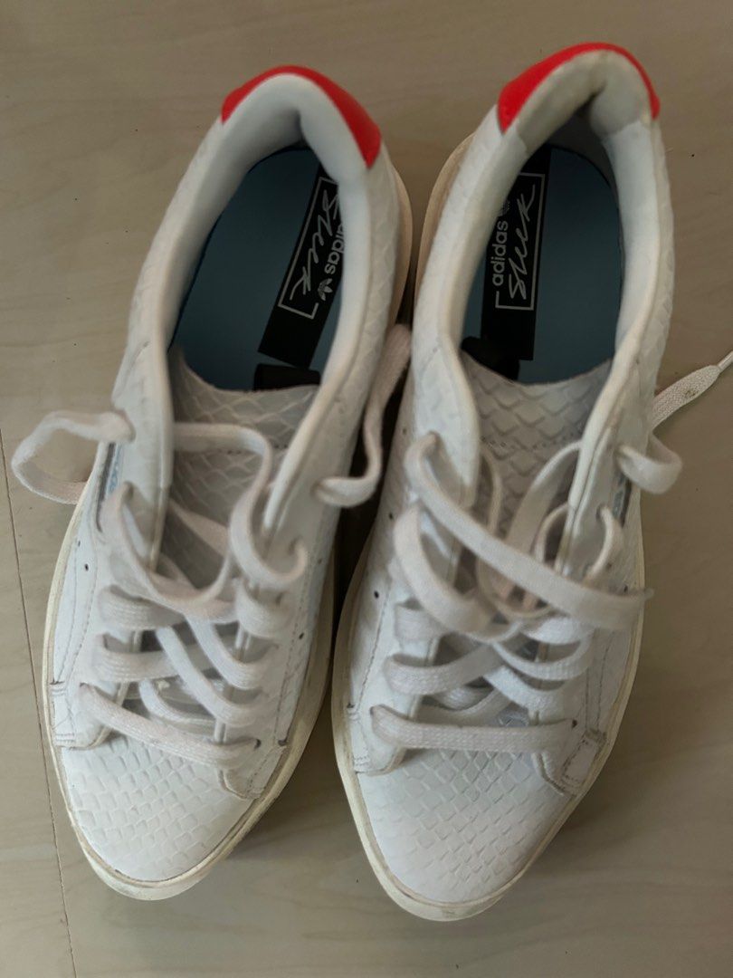 Adidas Sleek Super White Croc (Category: Sneakers) located in Legazpi City. Submitted by msvianca (Listing ID 1303085709, Image 1). Description: Size: 6 Us •Cm: 23 •Condition: Excellent - Mine: 1300.