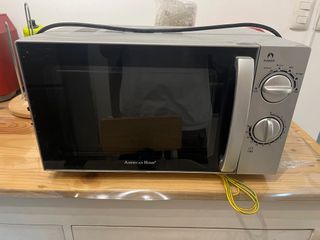 American Home Microwave Oven 20L