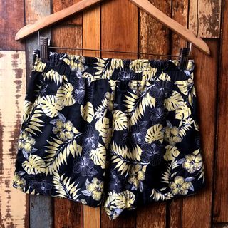 auth stradivarius yellow & black floral beach shorts