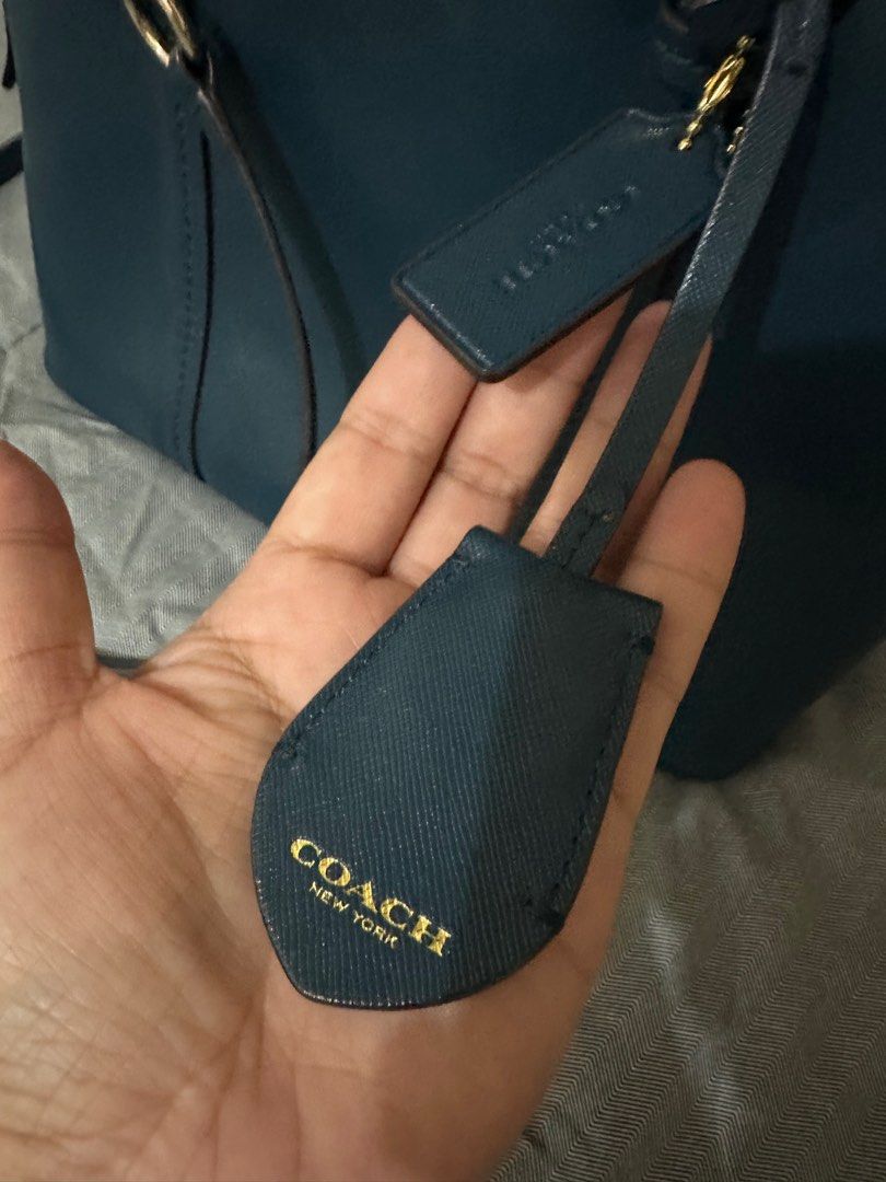 Authentic Coach bag 2 way (Category: Luxury Bags & Wallets) located in Santa Rosa. Submitted by crownprincess314 (Listing ID 1303223729, Image 2). Description: SALE!!!!! Bought this in Japan last april 2024 , almost new once palang nagamit. rfs . need cash .