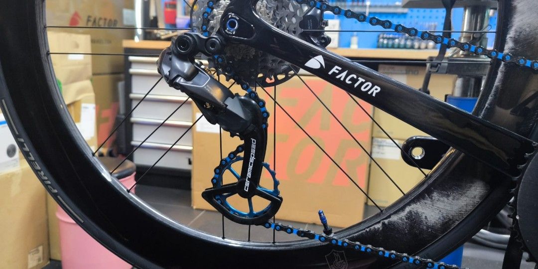 Factor Ostro Vam V1 Racing Green, Sports Equipment, Bicycles & Parts ...