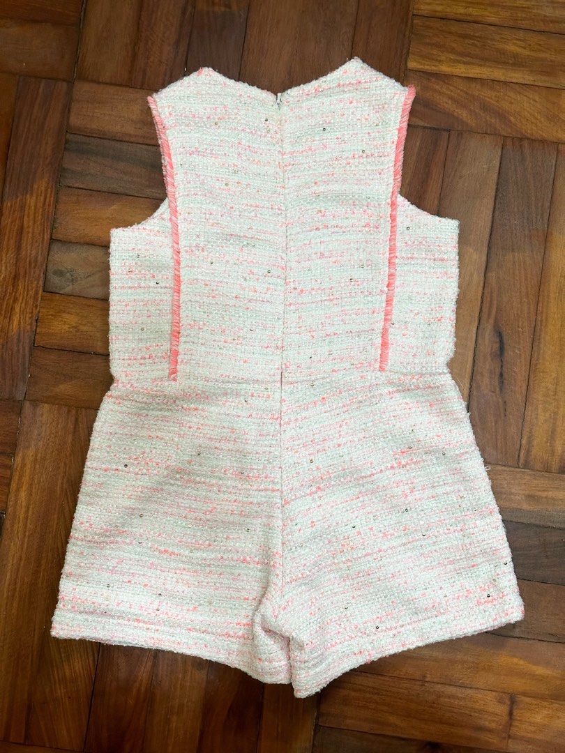Gingersnaps Tweed Romper (Category: Babies & Kids Fashion) located in Quezon City. Submitted by steph_21 (Listing ID 1303133880, Image 2). Description: Cute pineapple appliqué and little sequins sewn into the tweed. Very soft fabric..