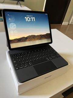 iPad Air 5th Gen w/ Magic Keyboard
