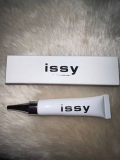 Issy Eyeshadow and Concealer base - oil controlling primer