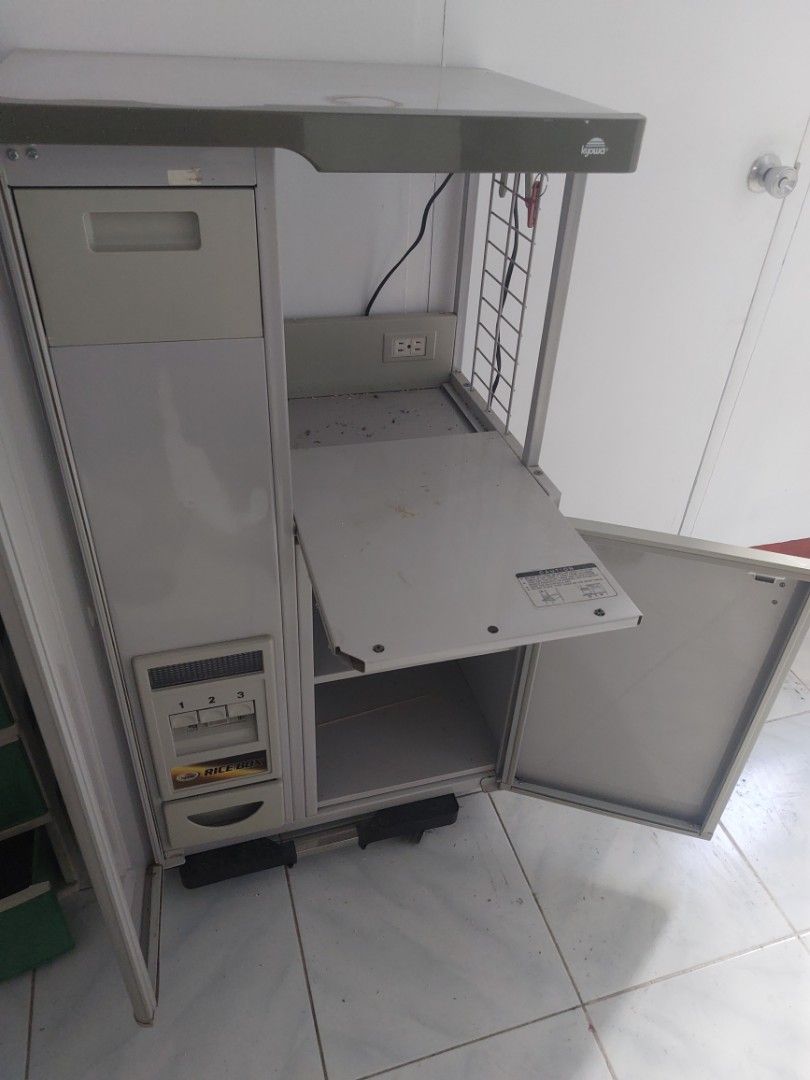 Kyowa rice dispenser and storage. Great for rice storage up to 50 kgs
