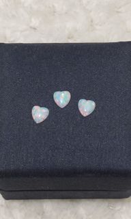 loose heart shape white opal