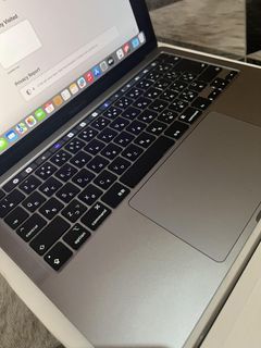 Macbook pro core i5  256gb 13 inch touchbar 2020