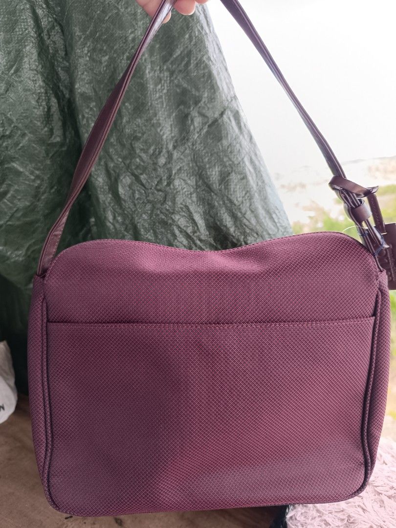 Marie Claire Forum Shoulder Bag (Category: Shoulder Bags) located in Cebu City. Submitted by moalbl.selections (Listing ID 1303131175, Image 2). Description: Medium size Maraming malalagay Magaan.