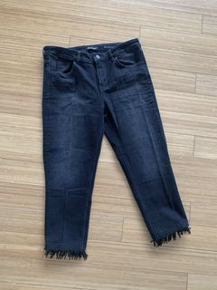 Massimo Dutti black mid rise slim cropped jean size 12