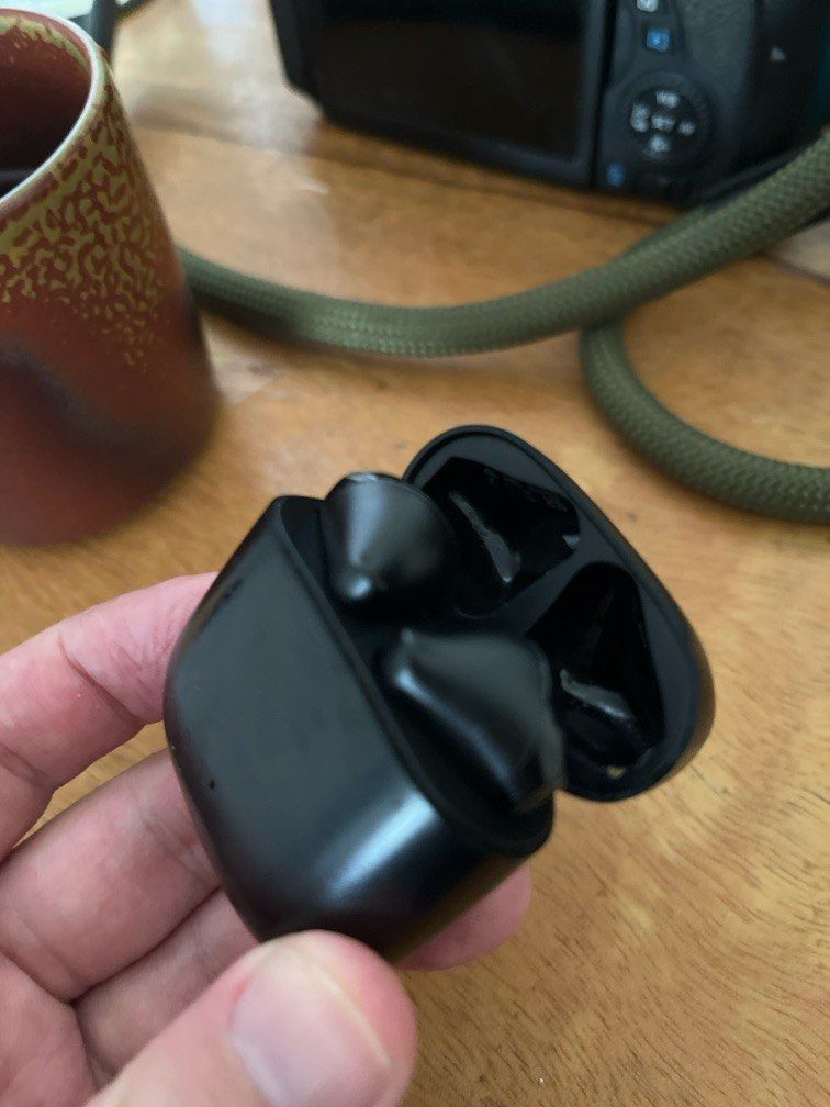 Miniso TWS Earphones Black (Category: Earphones) located in Mandaluyong City. Submitted by Mateo_Garcia (Listing ID 1303086653, Image 2). Description: Miniso TWS True Wireless Earphones black color. Bought about 3 months ago. Good working condition. Original Price is PHP 1,000. RFS: I was given apple EarPods as a gift, so no longer use..
