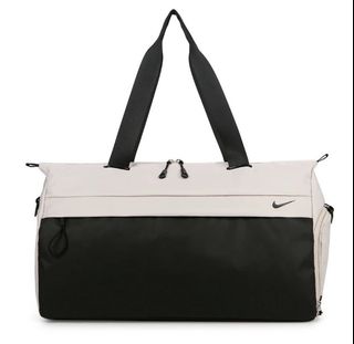 (Category: ) located in . Submitted by buysellcloset (Listing ID 1303201730, Image 1). Description: .