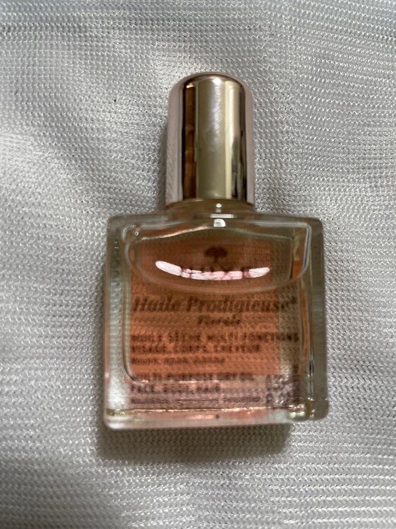NUXE Huile Prodigieuse (Category: Face Care) located in Muntinlupa City. Submitted by mystyle10 (Listing ID 1303101813, Image 3). Description: Brand New 10ml Flaw: selling it low due to small fading, check on last pix.