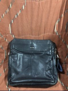 PabDer Dark Blue leather sling bag