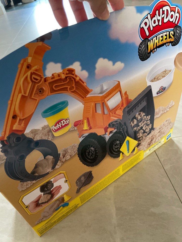 Play-Doh Wheels Front Loader speelgoedtruck - Voor kinderen van 3 jaar en ouder - Met niet-giftige Play-Doh Sand Compound en klassieke Play-Doh compound in 2 kleuren