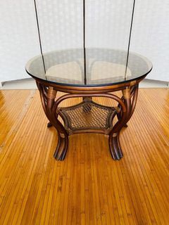 Rattan round center table glass top