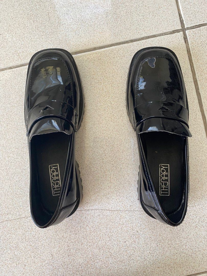 Royce Penny Loafers Black High Shine (Category: Loafers) located in Cebu City. Submitted by ada_17 (Listing ID 1303105561, Image 1). Description: Royce Penny Loafers Black High Shine Light used still in very good condition RFS: Decluttering Flaw: some peeling in front part. Pls. See picture GCASH/BPI Courier: Lalamove/Maxim/LBC/J&T DF: c/o buyer.