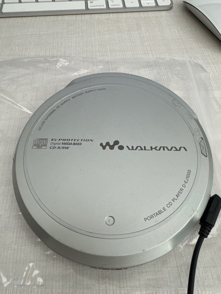 Sony D-EJ1000 SONY Discman D-EJ1000 * ソニー ポータブルCD