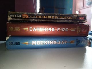 The Hunger Games by Suzanne Collins - Complete Book 1-3