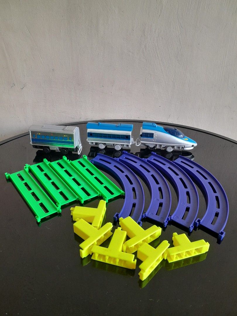 Train Set (Category: Kids Toys) located in Pasig City. Submitted by three.babybears (Listing ID 1303199802, Image 1). Description: train is battery operated but not working anymore when we tested (thus, selling low) added an extra wagon for free.
