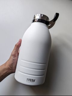 Tyeso 1900mL Tumbler Insulated Flask White with Straw