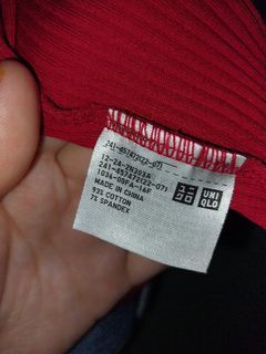 Uniqlo red ribbed sleeves top