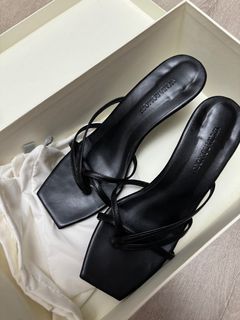 Vania Romoff multi strap sandal in black