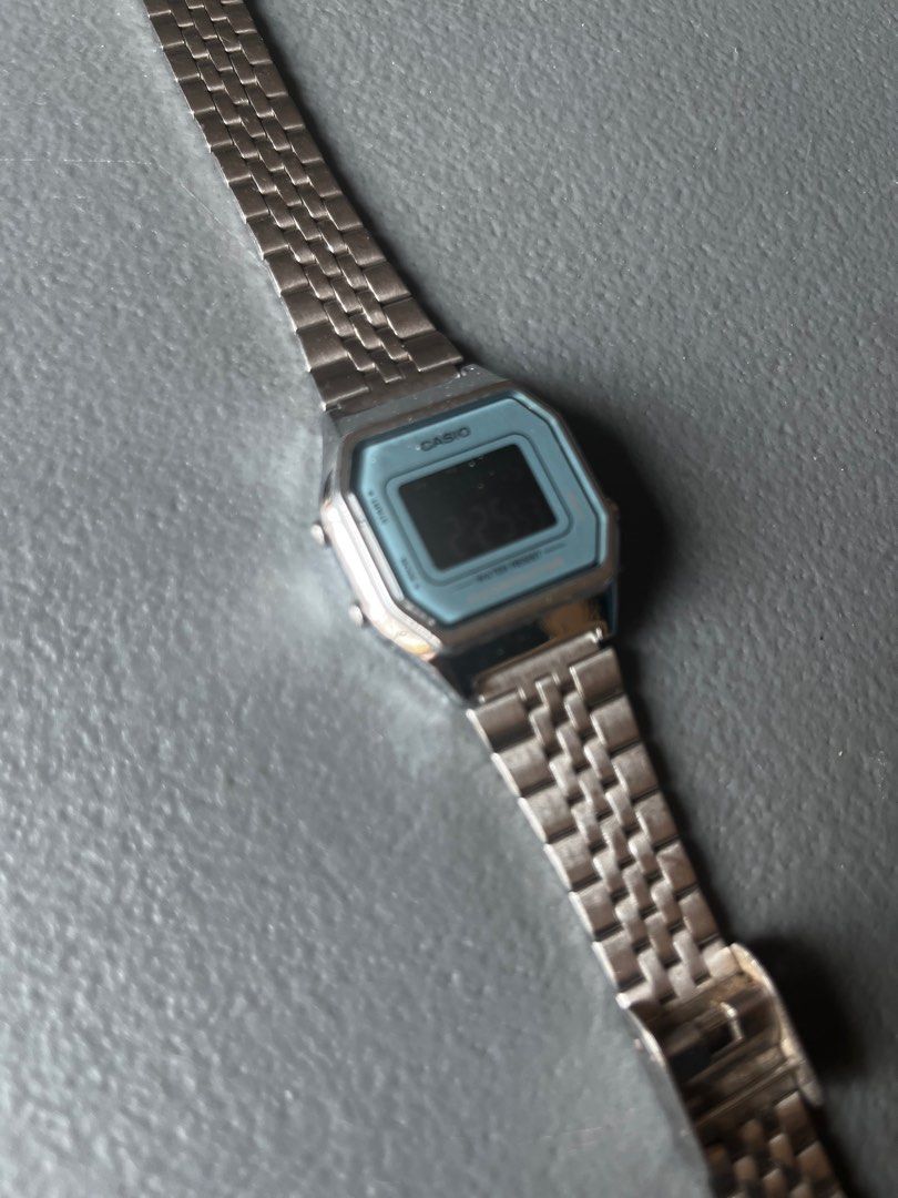 Vintage Casio LA680WA Digital Watch (Category: Women's Watches) located in Las Pinas. Submitted by ellearie (Listing ID 1303142310, Image 3). Description: original and authentic (price bought at ₱1700) - my wrist is kind of small though and wala na po yung extensions :( • 1/100-second stopwatch • Alarm • LED illuminator • Water resistant • Stainless steel band • Popular retro design.