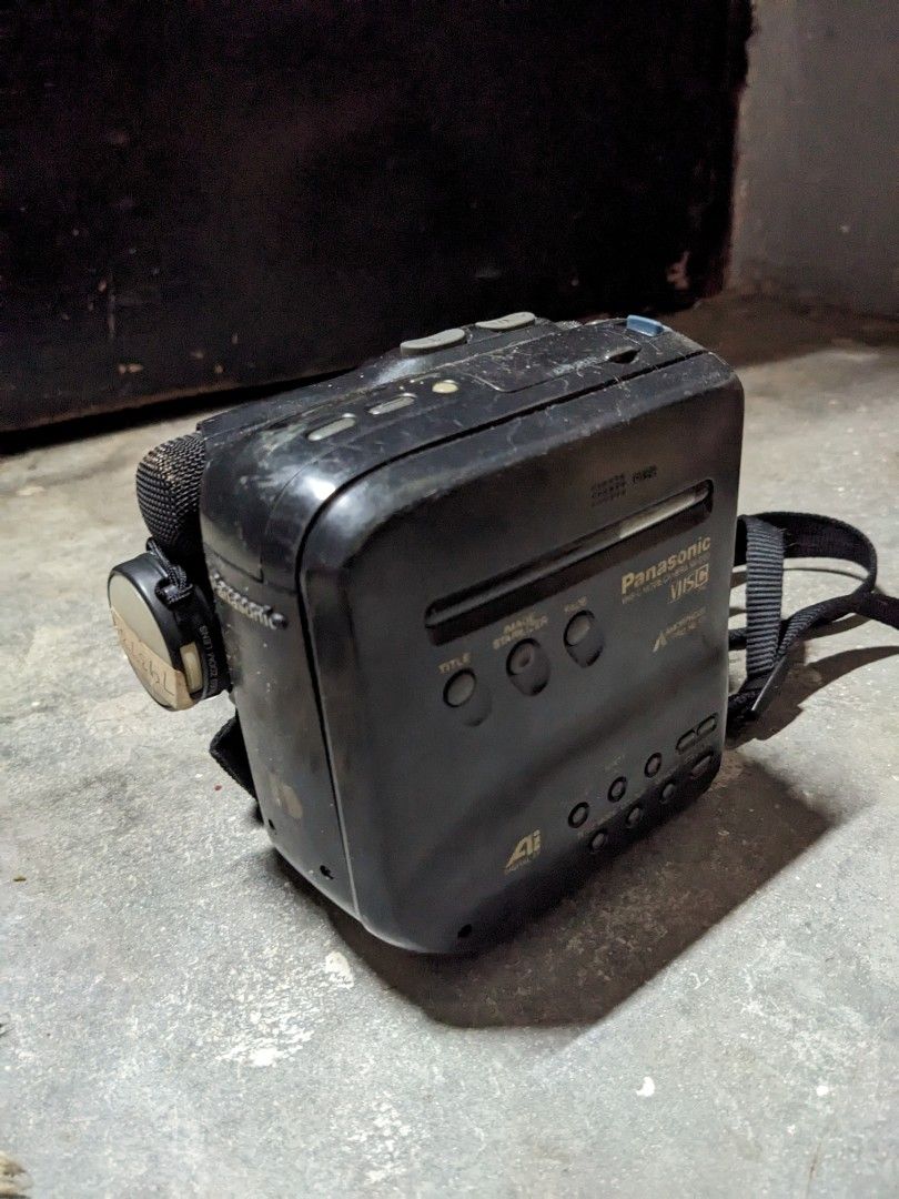 Vintage Panasonic VHS - C Movie Camera NV-S100 EN (Made in Japan