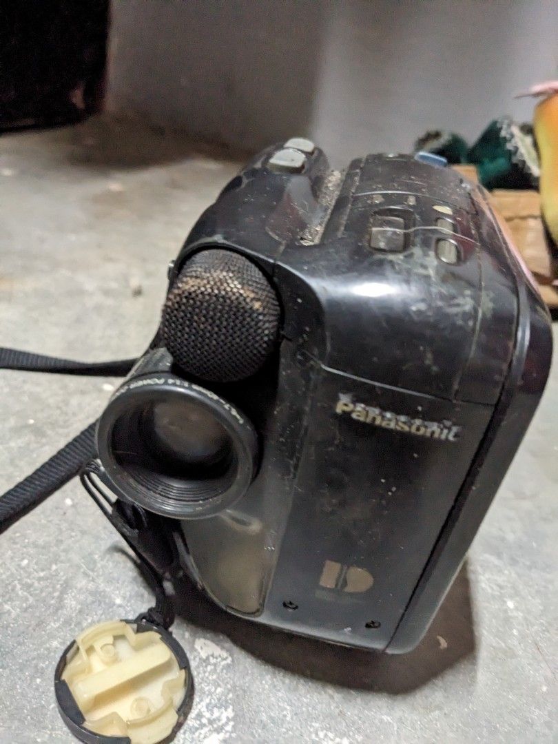 Vintage Panasonic VHS - C Movie Camera NV-S100 EN (Made in Japan