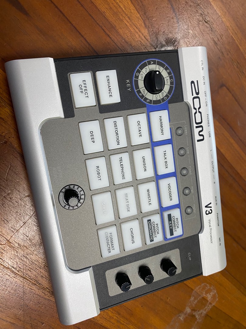 V3 Vocal Processor | ZOOM