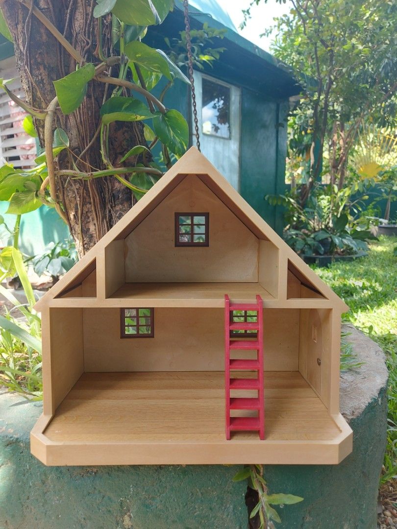 1985 Sylvanian Families Vintage Country Cottage (Category: Figurines & Statues) located in Angono. Submitted by lpsflover (Listing ID 1303313293, Image 3). Description: In good condition. With box. Roof is in good condition, no peeled parts. House may have minimal signs of shelf wear. With box. Not in production or circulation anymore. Hard to find and complete. Manage your expectations on used, vintage items. Not played with, just displayed. Pay