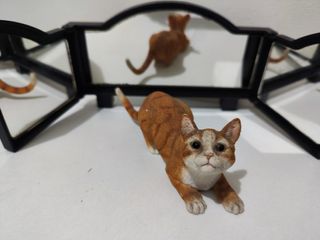 2003 leonardo collection cat figurine