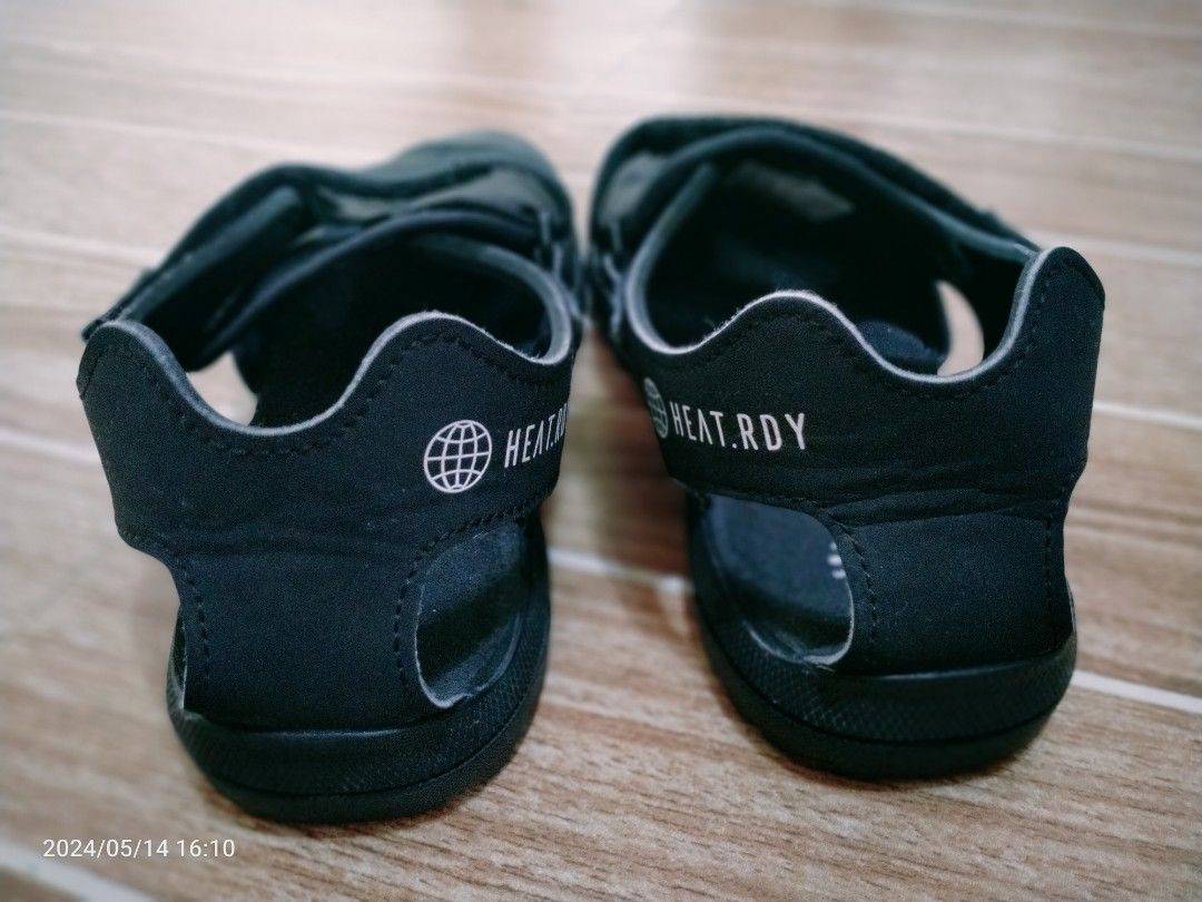 ADIDAS CAPTAIN TOEY 2.0 SANDALS Women s Fashion Footwear Sandals on Carousell