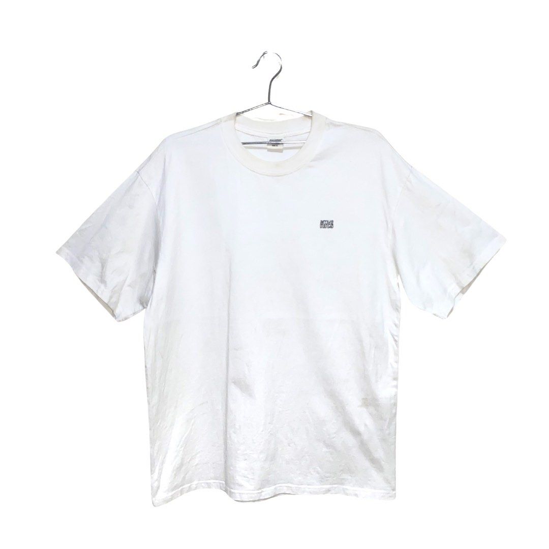 AMUNITS White Shirt Mens (XL) (Category: Tshirts & Polo Shirts ) located in Taytay. Submitted by rotation_exit (Listing ID 1303340580, Image 1). Description: best fit: XL issue: none dimensions: 21.5x28” sleeve length: 9” color rate: 10 mop: gcash (payment first, no cod) mod: j&t / lalamove pin loc: mabaya manila / 33 b pagasa taytay if not responding, please text us.