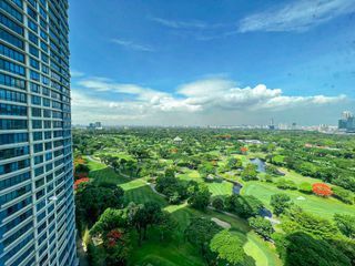 BELOW ZONAL VALUE! One Bedroom Condo Unit with parking for sale in Bellagio Towers, BGC, Taguig at 13 Million ONLY!